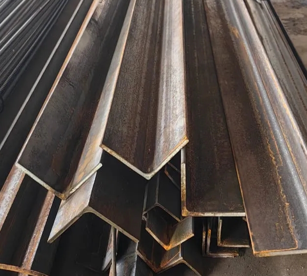 Уголок стальной