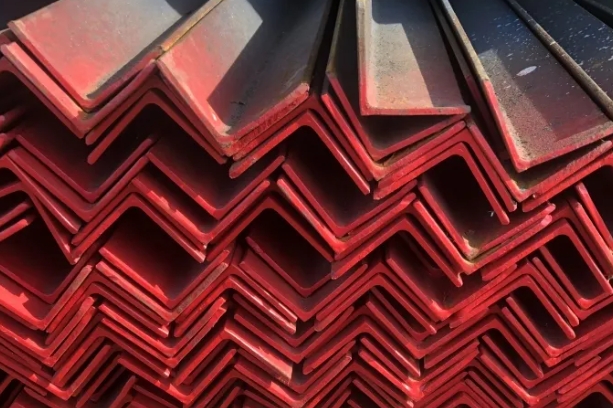 Уголок равнополочный 70х70 мм