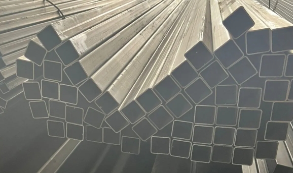 Профильная труба для лестницы