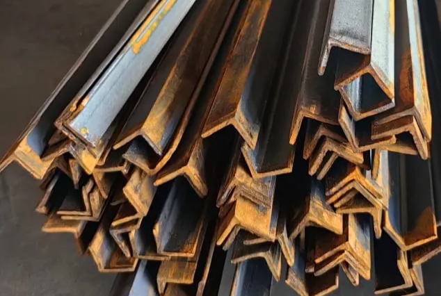 Уголок стальной для балок и перекрытий