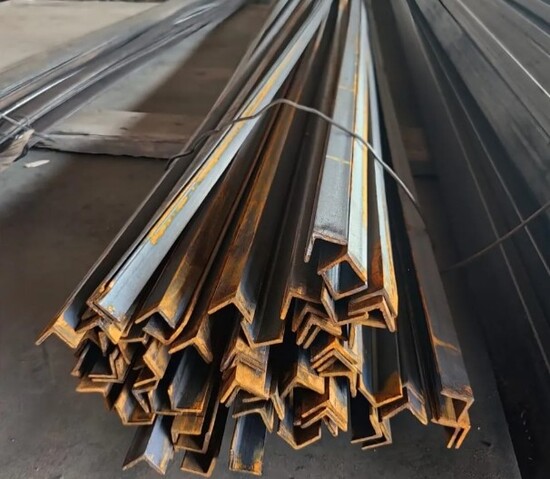 Уголок стальной для навеса