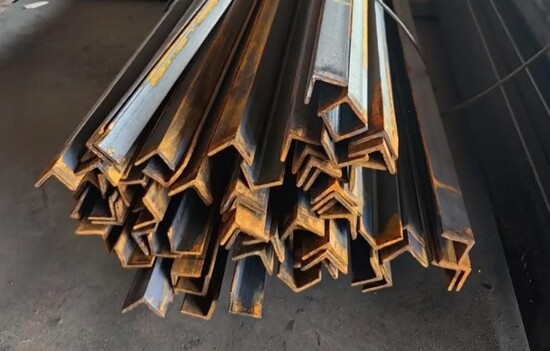 Уголок стальной для дверной коробки