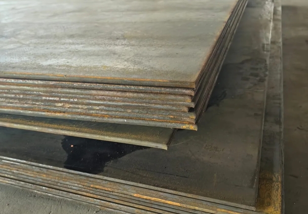 Лист горячекатаный по ГОСТ в Москве, все размеры